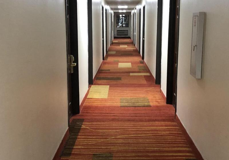 Отель Texas Inn And Suites Lufkin