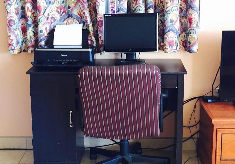 Отель Texas Inn And Suites Lufkin