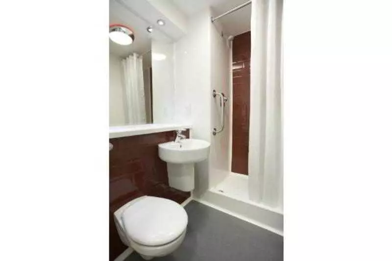 Отель Travelodge London Bethnel Green