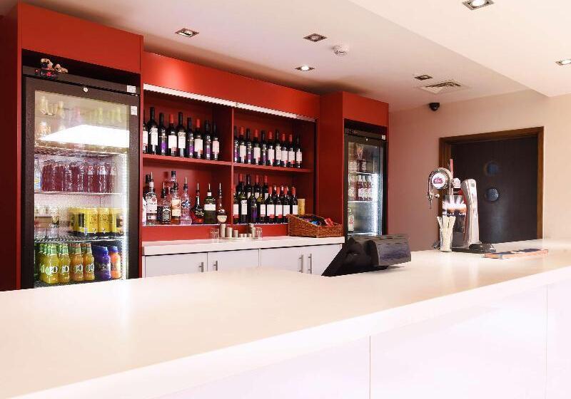 호텔 Travelodge London Bethnel Green