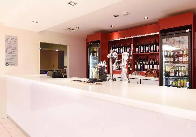 Отель Travelodge London Bethnel Green