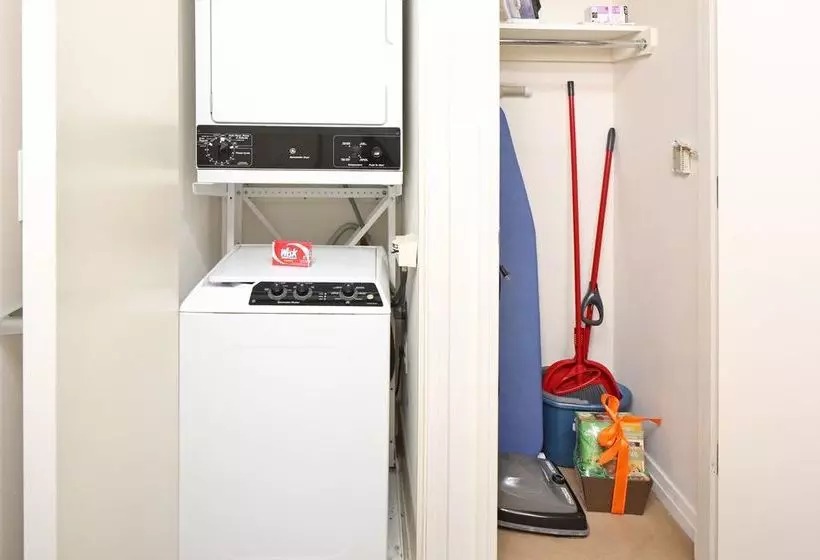 Oakwood At One India Street