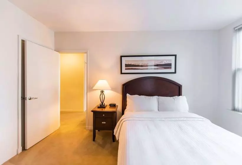 Oakwood At One India Street