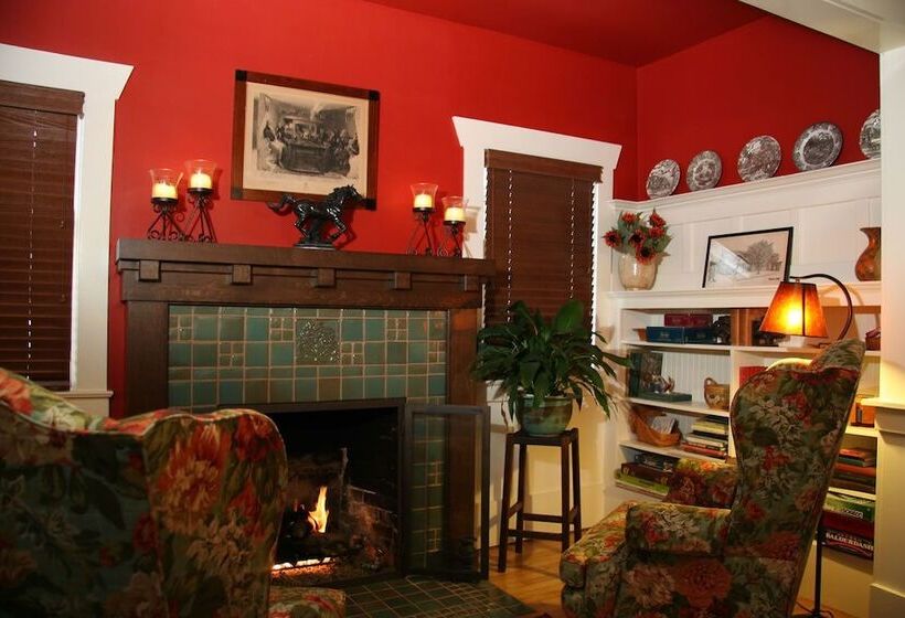 مبيت وإفطار Hidden Oak Inn