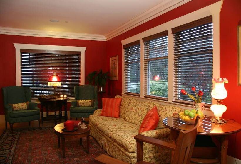 مبيت وإفطار Hidden Oak Inn