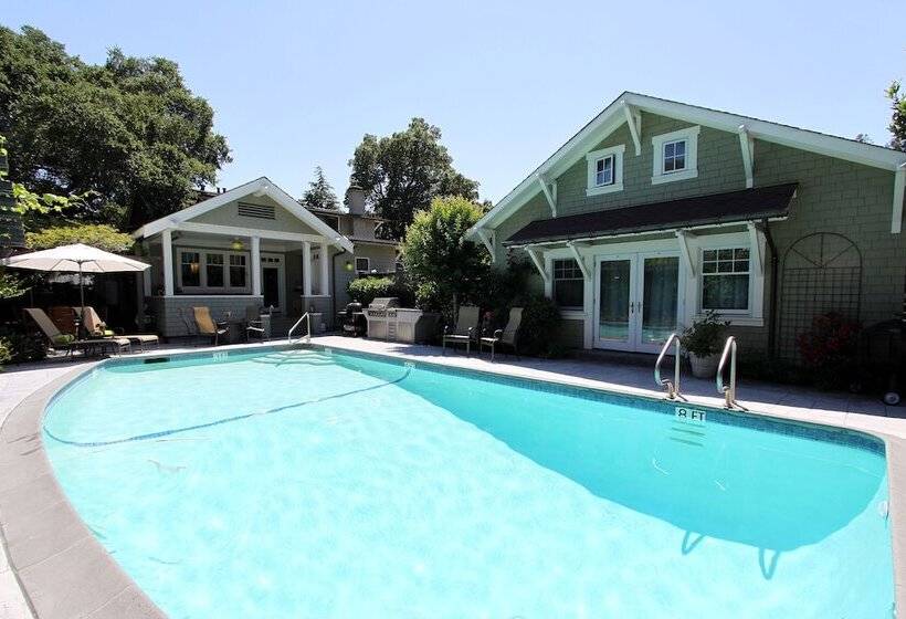 مبيت وإفطار Hidden Oak Inn