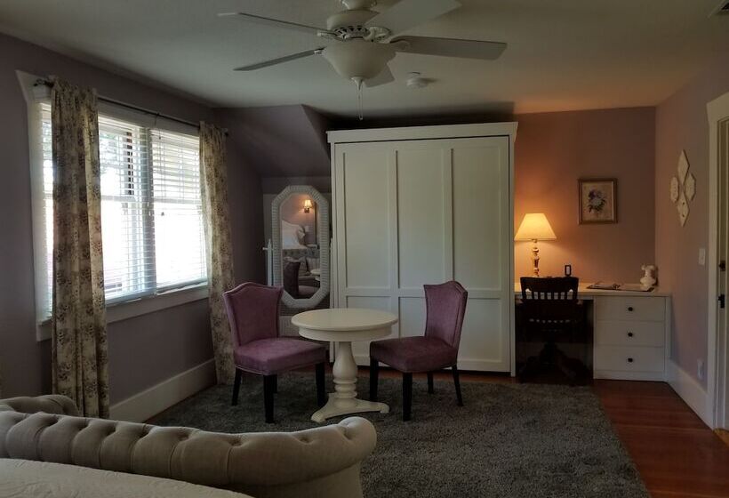 مبيت وإفطار Hidden Oak Inn