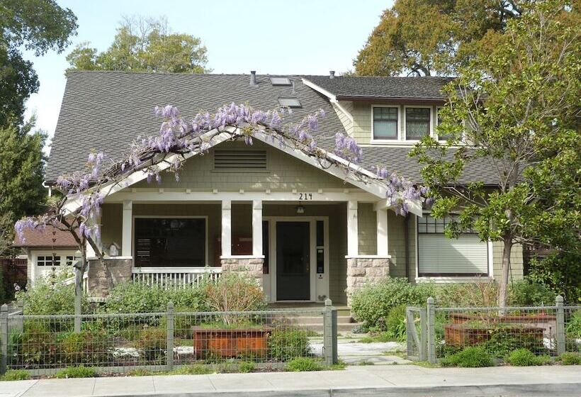 مبيت وإفطار Hidden Oak Inn