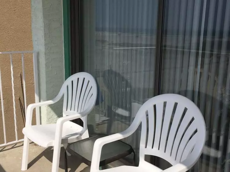 Four Winds Condo Motel