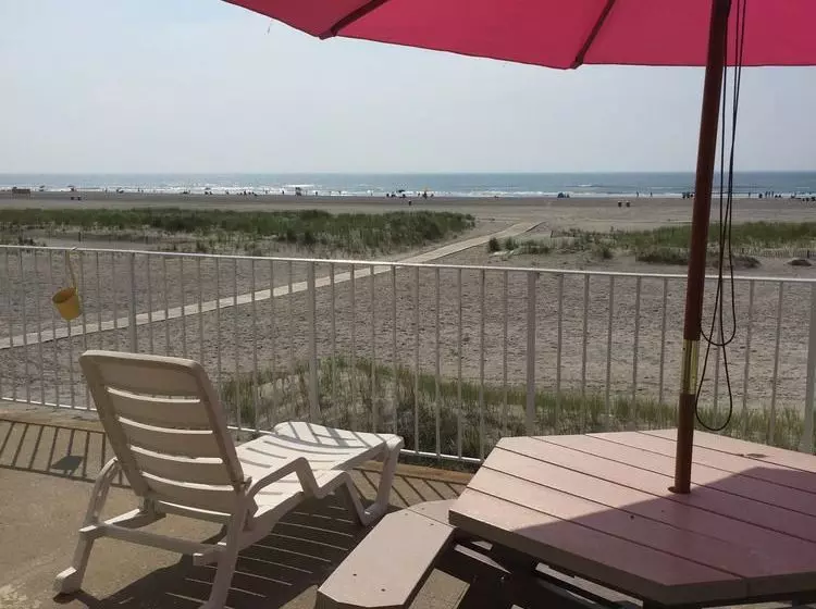 Four Winds Condo Motel