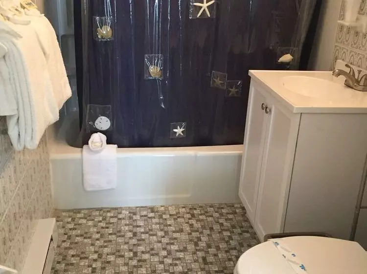 Four Winds Condo Motel