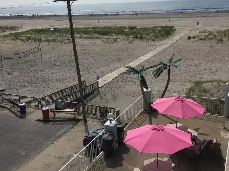 Four Winds Condo Motel