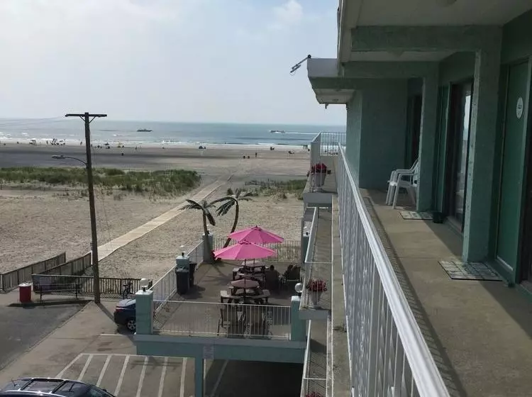 Four Winds Condo Motel