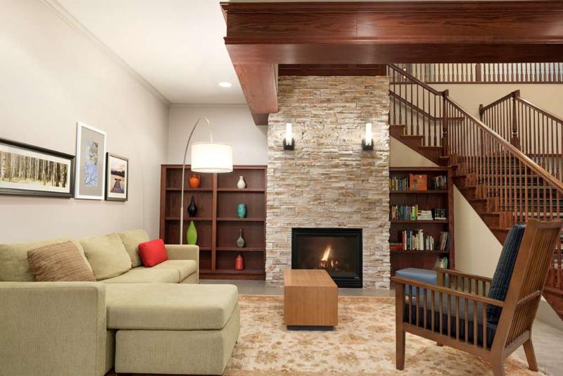 ホテル Comfort Inn & Suites St. Paul Northeast