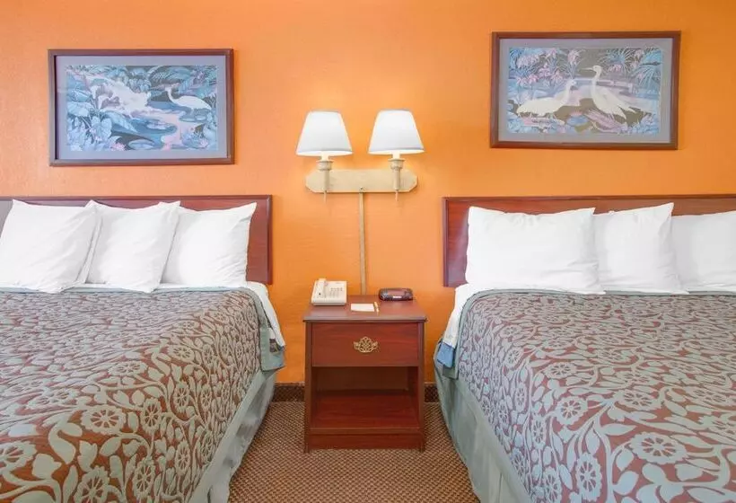 호텔 Days Inn By Wyndham Okemah