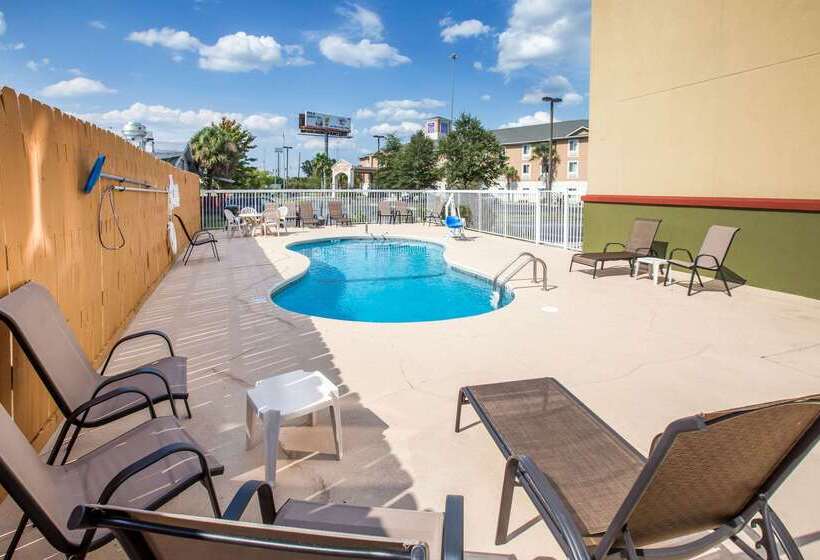 בית מלון כפרי Econo Lodge