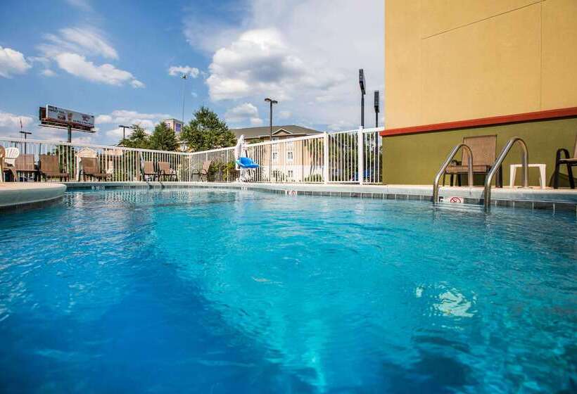 בית מלון כפרי Econo Lodge