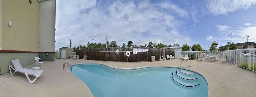 בית מלון כפרי Econo Lodge