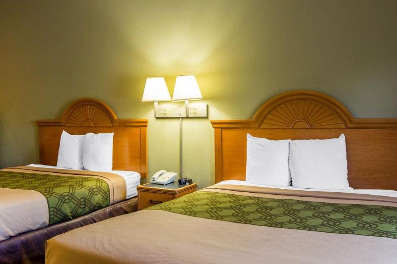 בית מלון כפרי Econo Lodge