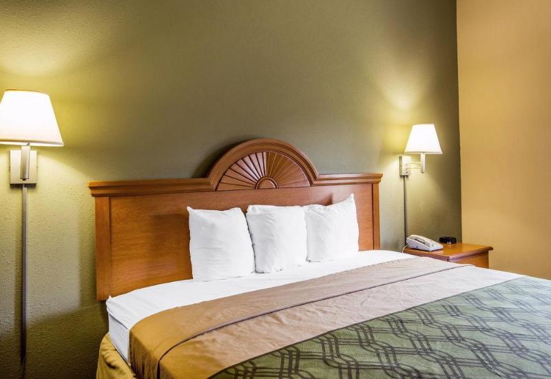 בית מלון כפרי Econo Lodge