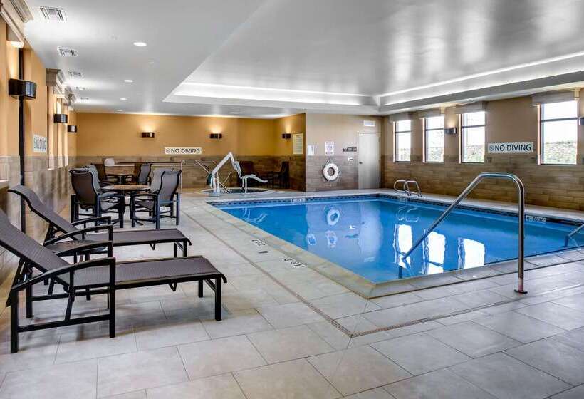 בית מלון כפרי Hampton Inn & Suites Dodge City