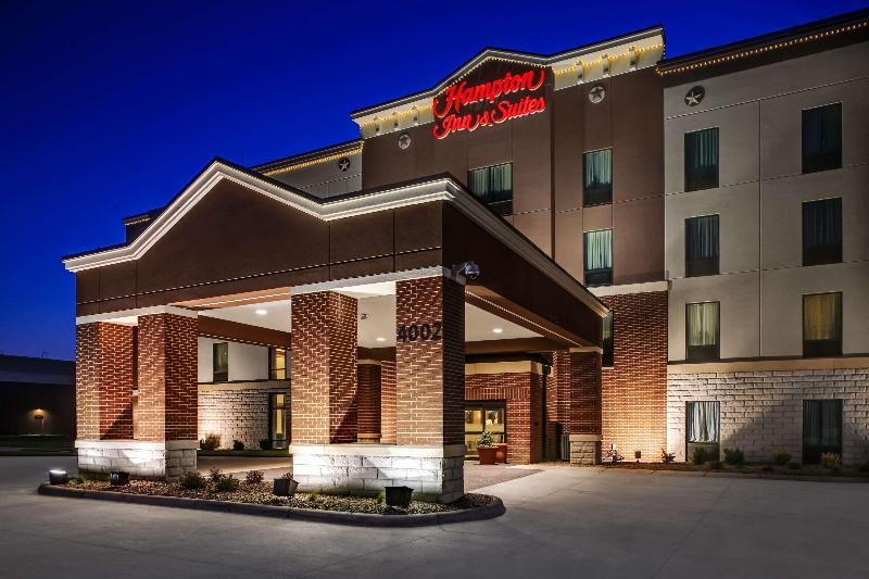 בית מלון כפרי Hampton Inn & Suites Dodge City