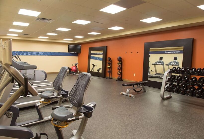 בית מלון כפרי Hampton Inn & Suites Dodge City