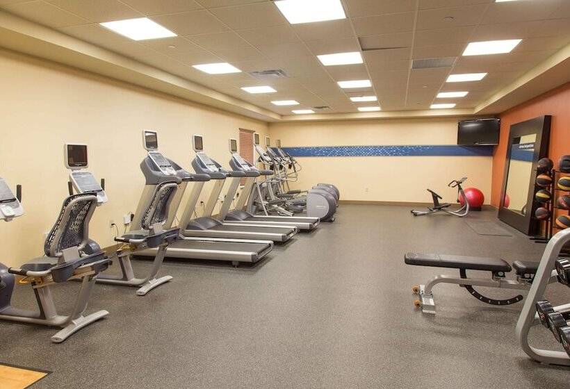 בית מלון כפרי Hampton Inn & Suites Dodge City