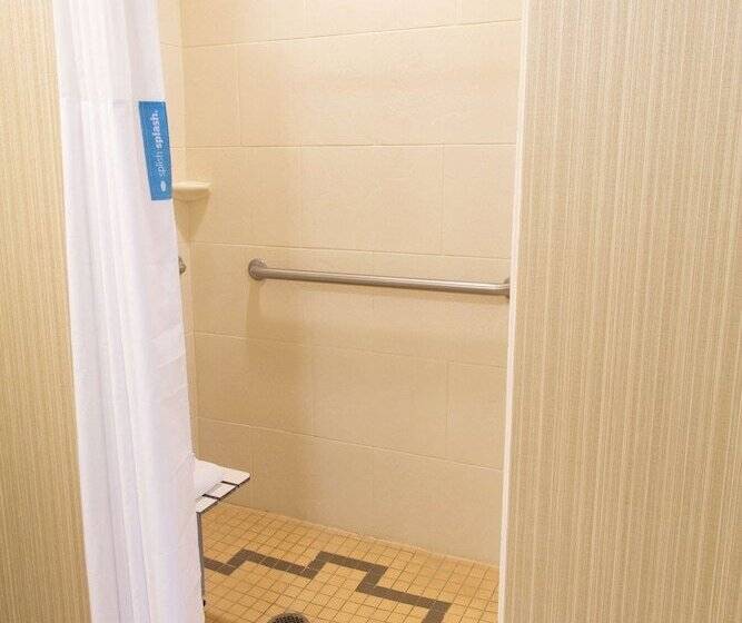 בית מלון כפרי Hampton Inn & Suites Dodge City