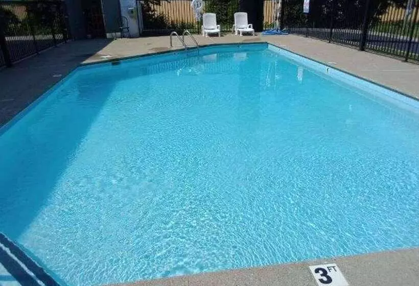 Отель Howard Johnson By Wyndham Clarksville Tennessee