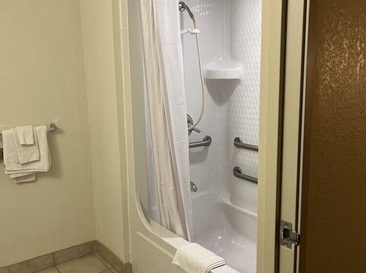 فندق Howard Johnson By Wyndham Clarksville Tennessee