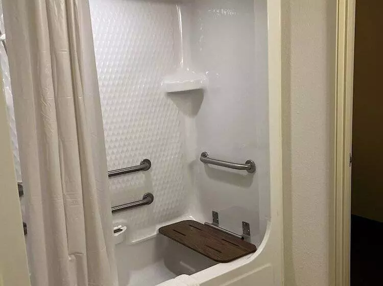 Отель Howard Johnson By Wyndham Clarksville Tennessee