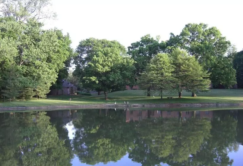 Hotel New Harmony Inn Resort And Conference Center