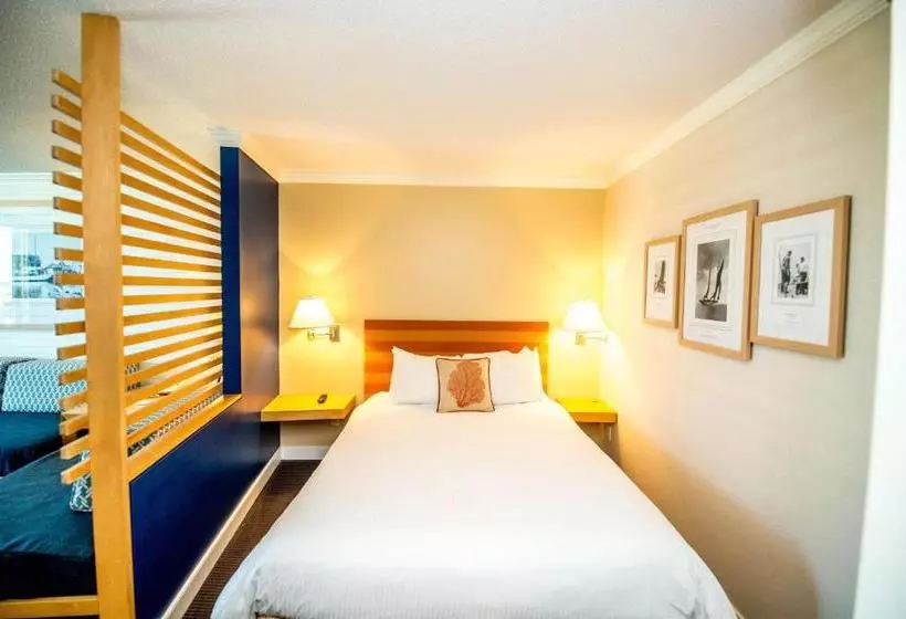 هتل Port Royal Oceanfront