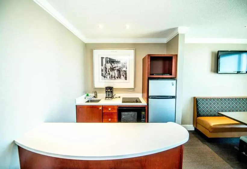 هتل Port Royal Oceanfront