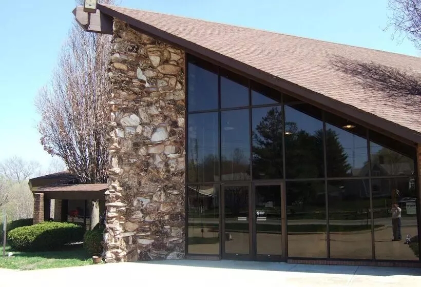 ホテル Riverbank Lodge