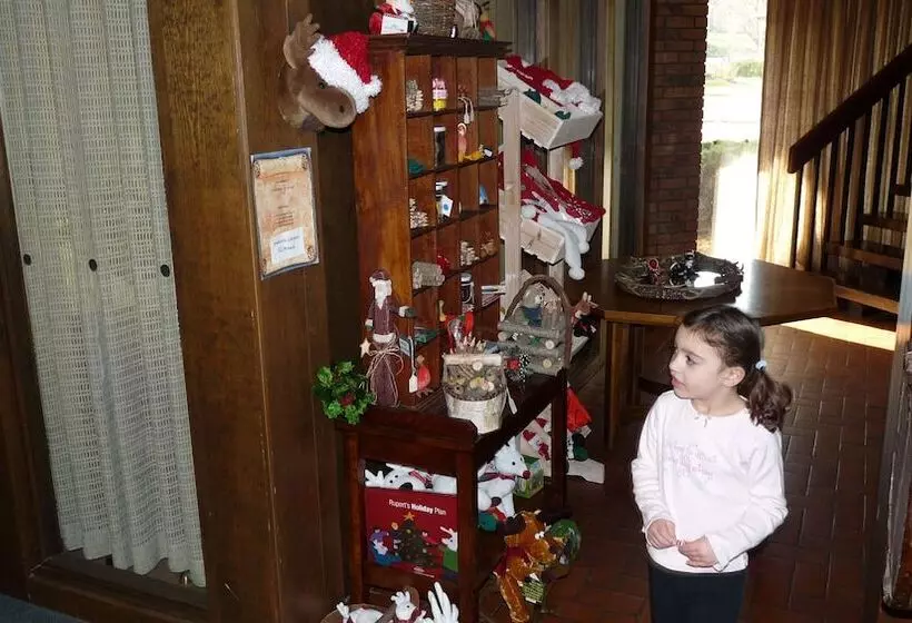 ホテル Riverbank Lodge