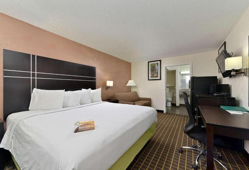 فندق على الطريق Quality Inn