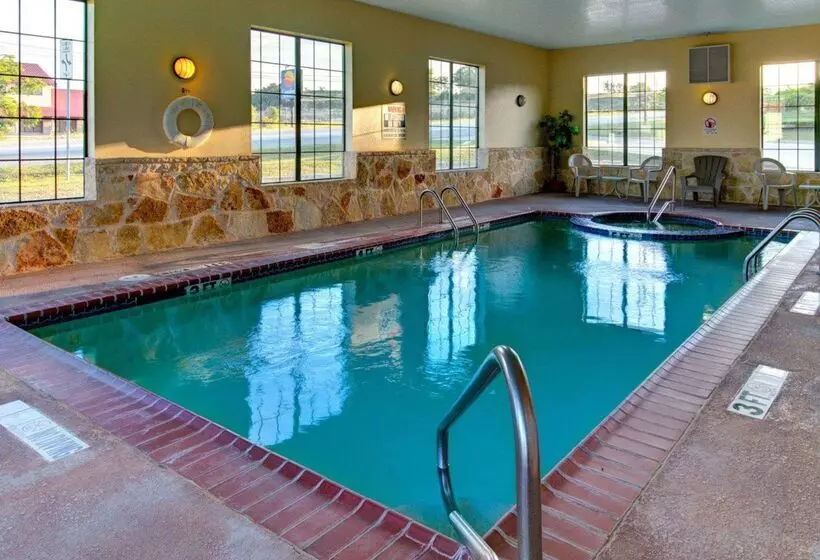 Motel Quality Inn & Suites   Glen Rose