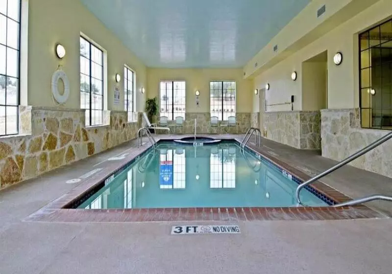 Motel Quality Inn & Suites   Glen Rose