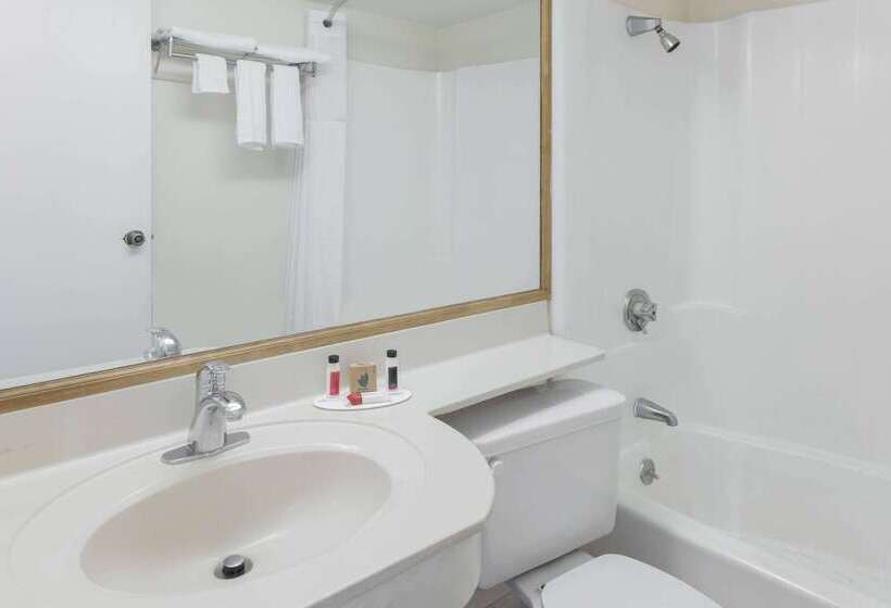 فندق على الطريق Travelodge By Wyndham Hardeeville