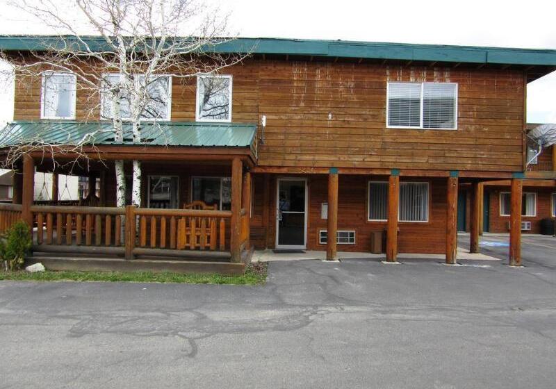 فندق على الطريق Yellowstone Country Inn