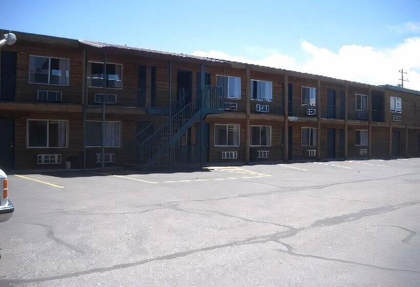 فندق على الطريق Yellowstone Country Inn