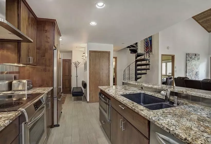 Курорт Townsend Place