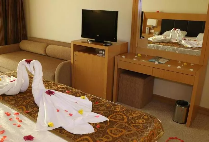 酒店 Adrina Termal Health & Spa