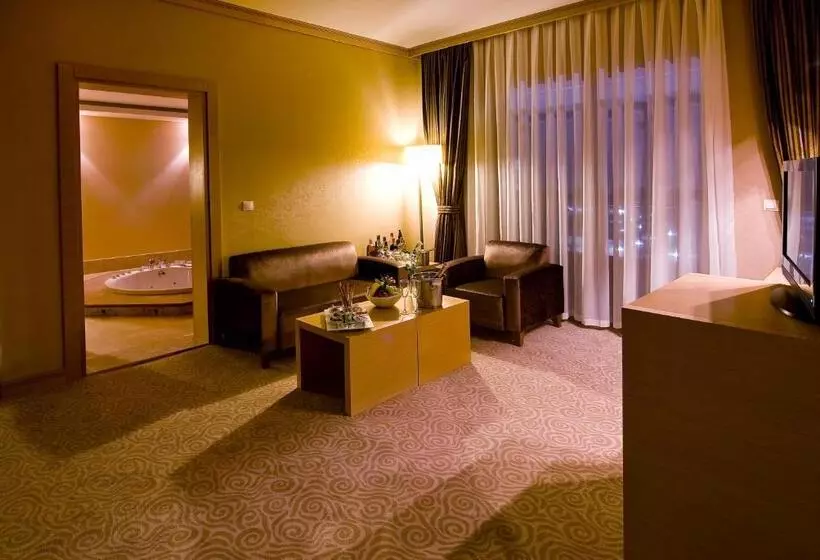 酒店 Adrina Termal Health & Spa