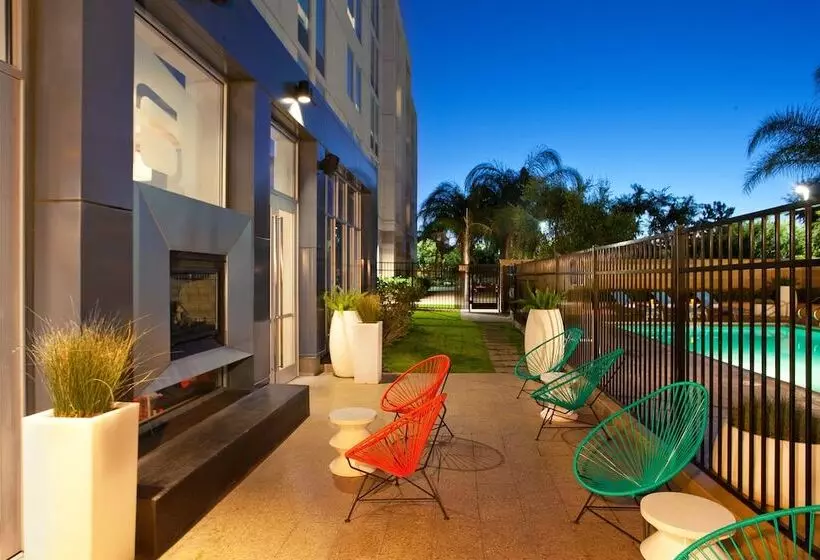 Отель Aloft Ontariorancho Cucamonga