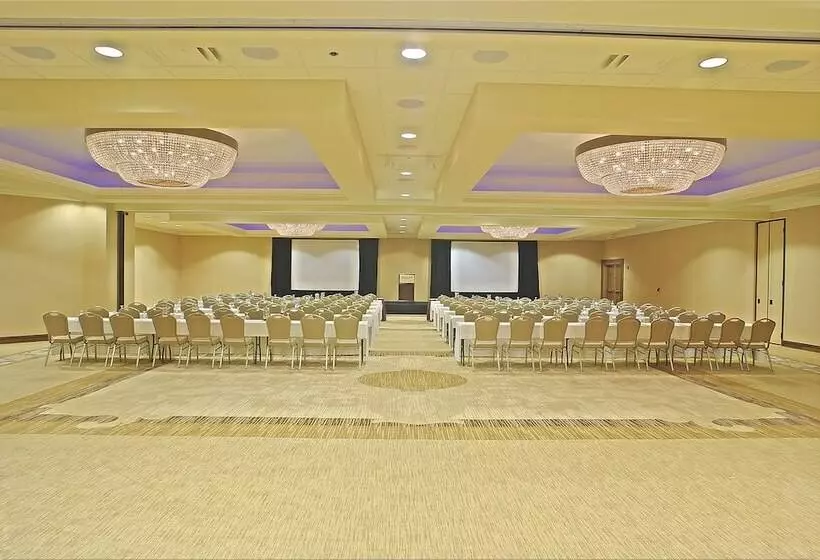 Отель Argosy Casino &