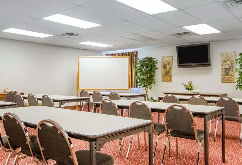 Отель Comfort Inn Bolivar