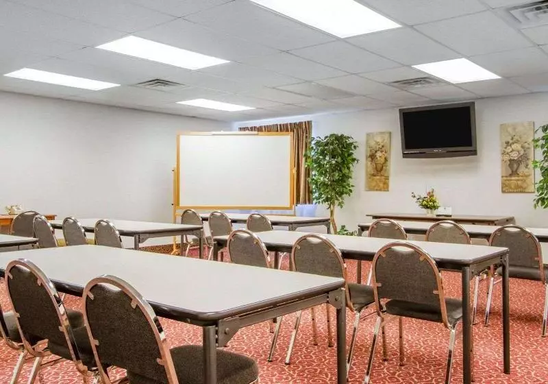 Отель Comfort Inn Bolivar